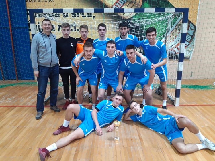 Igrači ŠSD Pakrac osvojili prvo mjesto na Županijskom natjecanju u futsalu za učenike srednjih škola