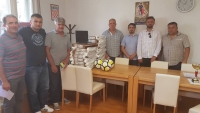 Nogometni savez Požeško - slavonske županije klubovima 2. i 3. ŽNL uručio prijenosna računala, a klubovima 1. ŽNL po tri lopte