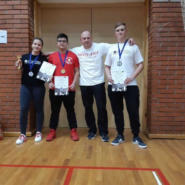 Mladi članovi Powerlifting kluba Body Art osvojili medalje na  &quot;Kupu grada Zagreba u powerliftingu i bench press-u&quot;