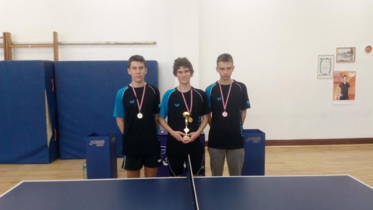 Juniori Stolnoteniskog kluba Požega osvojili prva tri mjesta pojedinačno i prvo mjesto ekipno na Prvenstvu regije Slavonija Zapad