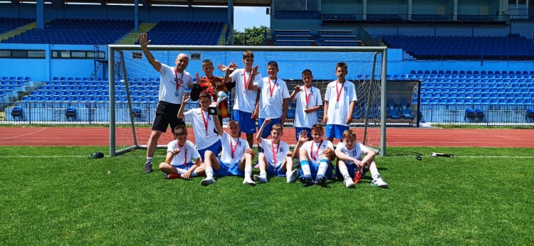 Ekipa 5. i 6. razreda OŠ Julija Kempfa osvojila drugo mjesto u mini nogometu na državnoj završnici Školskih sportskih društava
