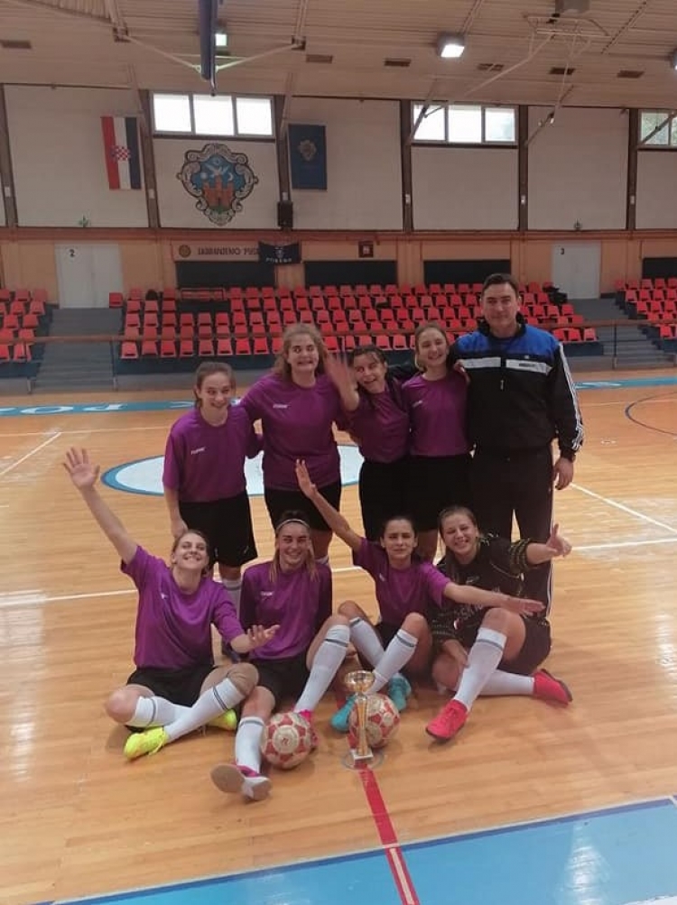 Djevojke ŠSD Obrtnik najbolje u futsalu na županijskom natjecanju srednjih škola
